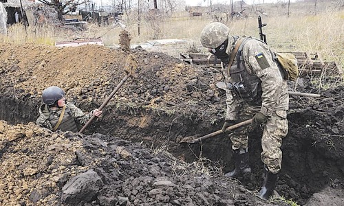 Trump hints at axing Putin meet over Ukraine action