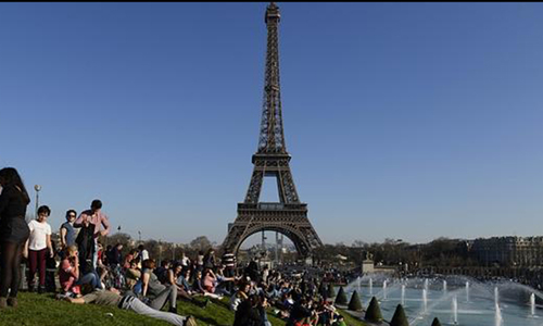 Eiffel Tower staircase piece sells for 169,000 euros in auction Eiffel Tower staircase piece sells for 169,000 euros in auction