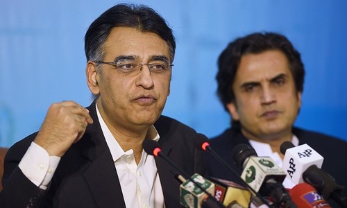 Finance Minister Asad Umar announces Rs2 decrease in petrol, diesel prices Finance Minister Asad Umar announces Rs2 decrease in petrol, diesel prices