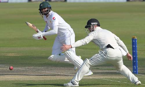 Pakistan 139-3 in reply to New Zealand's 274 in final Test