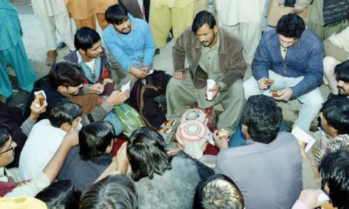 Snake charmers say tradition is losing fight against modern entertainment Snake charmers say tradition is losing fight against modern entertainment