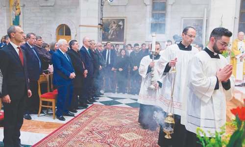 Biblical city of Bethlehem boasts largest Christmas in years