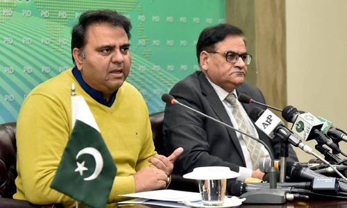 PTI govt is not looking to seize power in Sindh, clarifies information minister