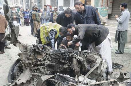 Six injured in Peshawar bomb attack