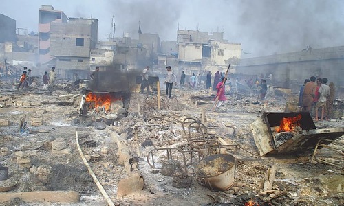 300 huts in Karachi destroyed in &lsquo;mysterious&rsquo; fire