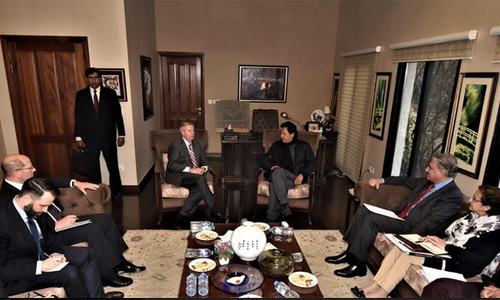 Presence of US senator&rsquo;s guard in PM meeting irks Senate panel