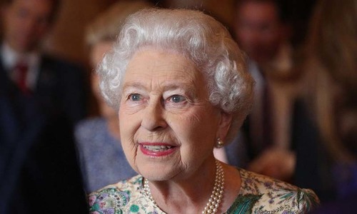 Queen calls for 'common ground' as Brexit divides Britain