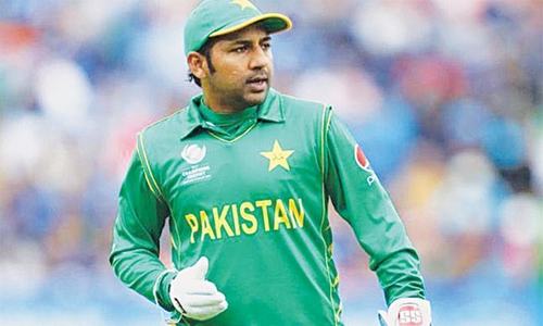 Sarfraz apologises to Phehlukwayo in person