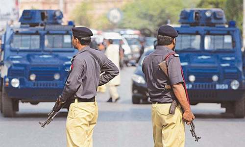Plan to collect details of policemen addicted to gutka in Karachi