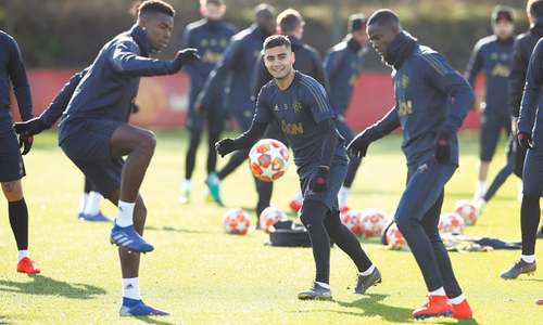 PSG to test United resurgence in CL