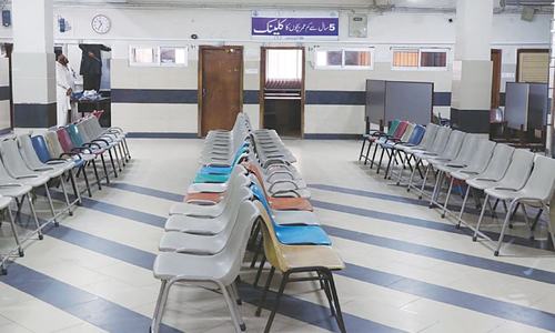 Patients run out of patience as doctors refuse to end strike