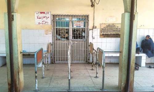 Young doctors end strike after Sindh govt accepts pay raise demand