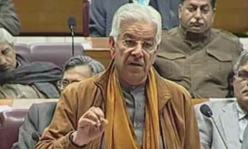 Khawaja Asif calls on lawmakers to put differences aside after India's LoC violation Khawaja Asif calls on lawmakers to put differences aside after India's LoC violation