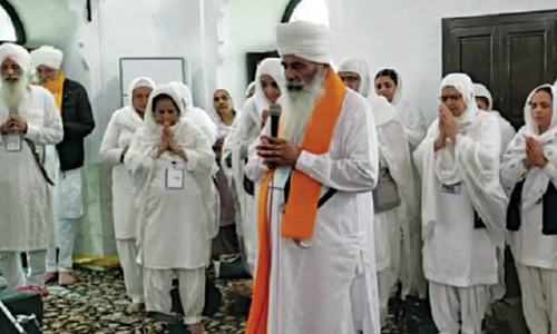 Sikhs perform rites at Gurdwara Baba Guru Nanak