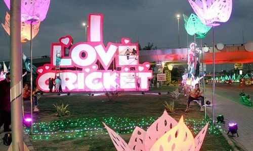 کراچی میں پی ایس ایل کا میلہ سجنے میں چند گھنٹے باقی