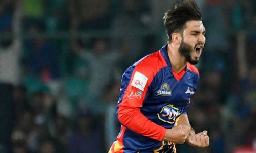 Karachi Kings snatch victory away from Quetta Gladiators in dramatic clash on home turf