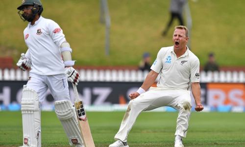 NZ dismiss Bangladesh for 211, reach 38-2