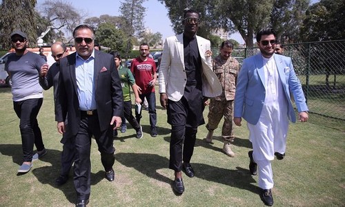 ڈیرن سیمی بھی پاکستان میں &rsquo;کلین اینڈ گرین&lsquo; مہم کا حصہ بن گئے