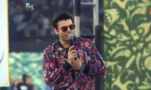 Fawad Hasan singing the official PSL track. —DawnNewsTV