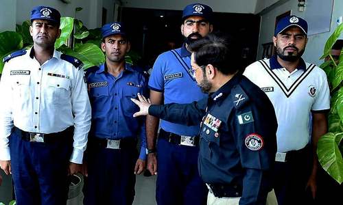 Sindh Police gets new uniforms 'to enhance policing': IGP