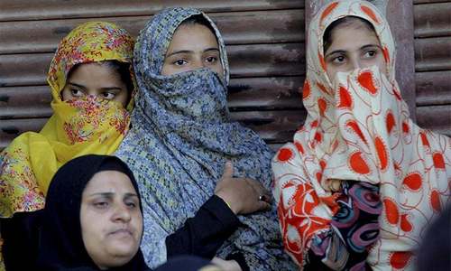 Indian authorities stop AJK woman from crossing Attari border to return home Indian authorities stop AJK woman from crossing Attari border to return home