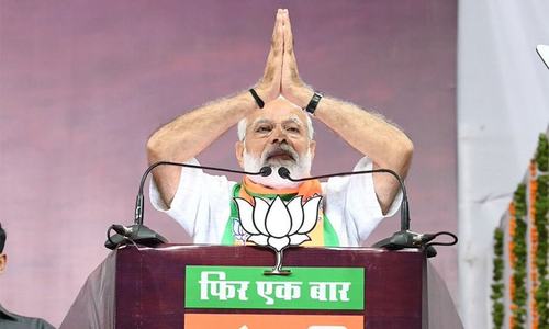 Modi takes election fight to West Bengal