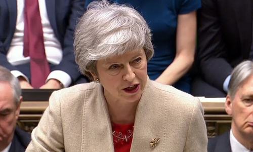 May scrambles to avoid chaotic Brexit finale