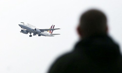 Federal cabinet approves request to place Shahid Khaqan Abbasi, Hamza Shahbaz's names on ECL