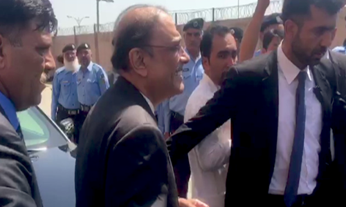 New twist in fake accounts case as two accused offer to testify against Zardari, Talpur