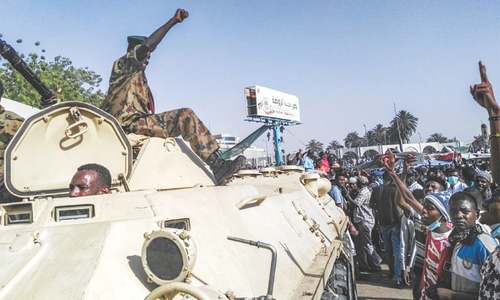 Sudan military, police declare they won&rsquo;t act against protesters