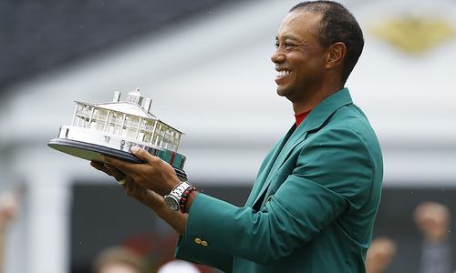 Tiger Woods wins Masters to claim first major in 11 years Tiger Woods wins Masters to claim first major in 11 years