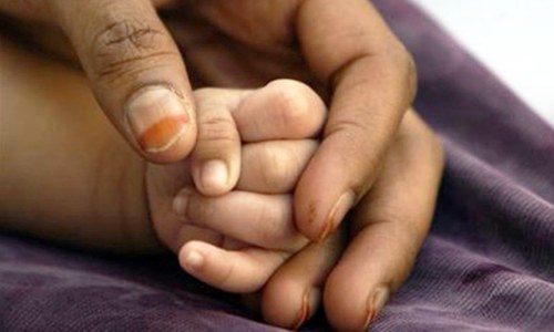 2-year-old boy killed in exchange of fire between police, suspects in Karachi