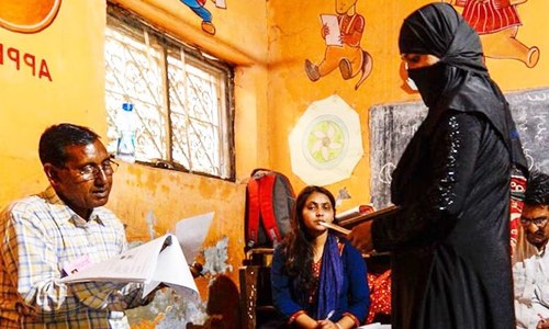 بی جے پی کا &rsquo;برقع&lsquo; کے ذریعے انتخابات میں دھاندلی کا الزام