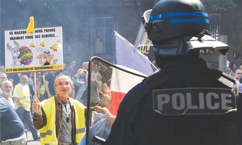 Yellow vest anger burns in France, fuelled by Notre Dame fire