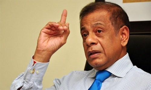 Sri Lanka's defence secretary quits following suicide bomb attacks