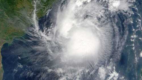 Mass evacuations as 'extremely severe' Cyclone Fani heads for India
