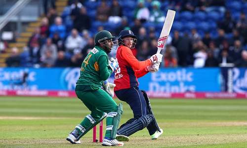 Morgan plays a captain's innings as England beat Pakistan
