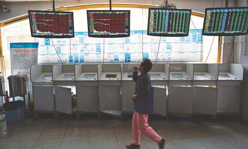 Share markets plunge after Trump&rsquo;s tweet