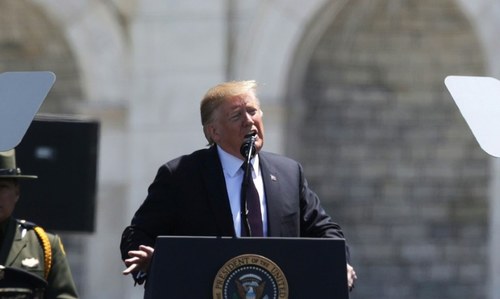 Trump ramps up battle against Chinese telecom giant Huawei