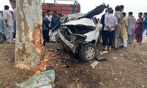 PPP leader Qamar Zaman Kaira's son killed in a road accident