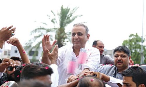 Aleem Khan released from  jail on bail