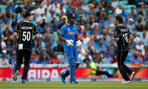 Boult strikes as New Zealand thrash India in World Cup warm-up