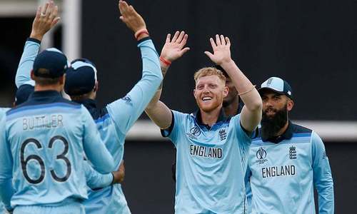 England downplay 500 talk as their quicks eye Pakistan