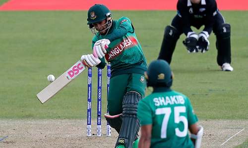 New Zealand edge out Bangladesh by two wickets