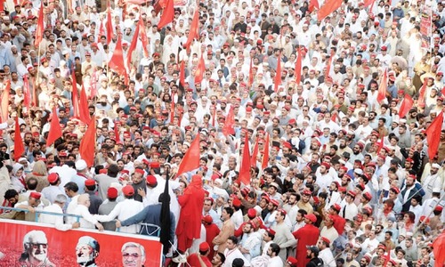 Economic crisis eliminating middle class, says Asfandyar Economic crisis eliminating middle class, says Asfandyar