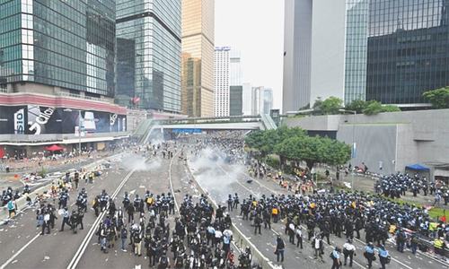 Extradition clashes plunge HK into unprecedented violence Extradition clashes plunge HK into unprecedented violence