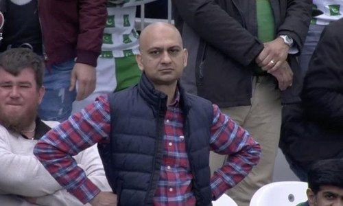 پاکستانی کرکٹ ٹیم کی شکست پر افسوس کرنے والا یہ شخص کون ہے؟ پاکستانی کرکٹ ٹیم کی شکست پر افسوس کرنے والا یہ شخص کون ہے؟