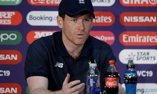 England captain Morgan says he won't tell fans how to react to Smith, Warner