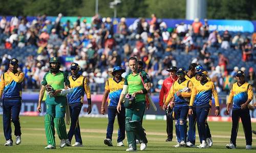 South Africa dampen Sri Lanka's hopes of reaching semis with thumping 9-wicket defeat South Africa dampen Sri Lanka's hopes of reaching semis with thumping 9-wicket defeat