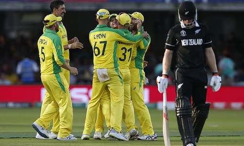 Khawaja and Starc star as Australia thump New Zealand by 86 runs